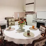 Digital Nomad,Iconic Milenium Cross,Comfy Apartment,The Foot Of Mount Vodno,16 Min By Walk To Center 아파트 스코페