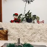 아파트 Digital Nomad,Iconic Milenium Cross,Comfy Apartment,The Foot Of Mount Vodno,16 Min By Walk To Center