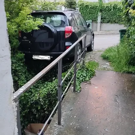 Digital Nomad, 80 Sqm, Free Park,16 Min By Walk To Center, Quiet Nbhd Apartment *