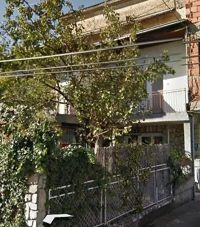 Digital Nomad, 80 Sqm, Free Park,16 Min By Walk To Center, Quiet Nbhd Apartment *