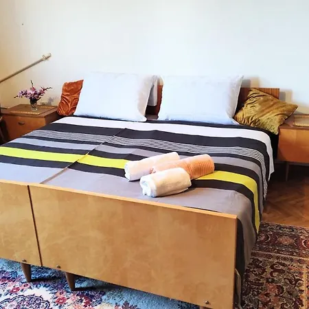 Digital Nomad Comfy Apartment,foot Mountain Vodno And Millennium Cross,19 Min By Walk To Cener,free Parking
