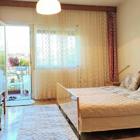 Digital Nomad Comfy Apartment,foot Mountain Vodno And Millennium Cross,19 Min By Walk To Cener,free Parking
