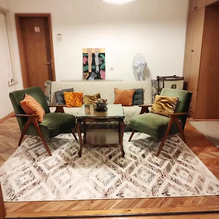 Digital Nomad, 80 Sqm, Free Park,16 Min By Walk To Center, Quiet Nbhd *