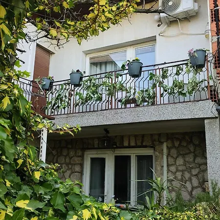 Digital Nomad, 80 Sqm, Wonderful Milenium Cross View,Free Park,16 Min By Walk To Center, Quiet Nbhd *