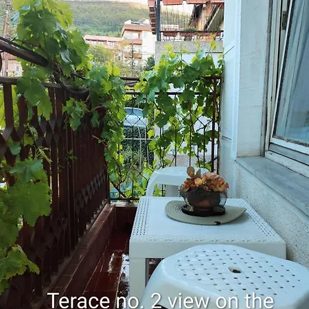 Digital Nomad, 80 Sqm, Free Park,16 Min By Walk To Center, Quiet Nbhd Apartment *