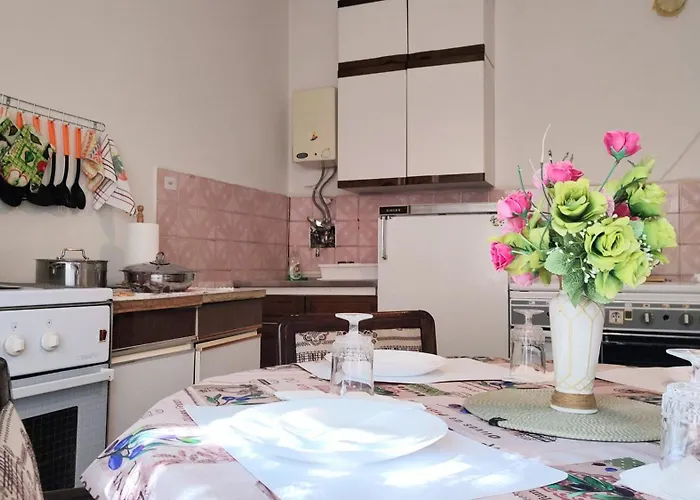 Digital Nomad, Comfy Apartment,the Foot Of Mount Vodno,16 Min By Walk To Center *