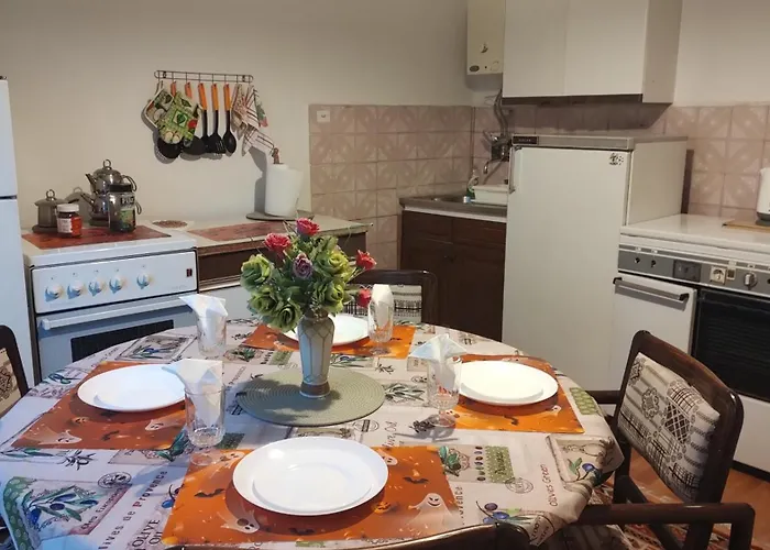 Digital Nomad, Comfy Apartment,the Foot Of Mount Vodno,16 Min By Walk To Center Skopje